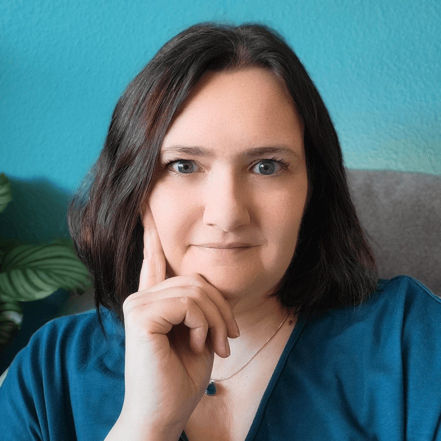 Porträt von Hanne, Psychologin (M.Sc.) bei Zwischensinne - Psychologie & Beratung mit Haltung für neurodivergente Vielfalt